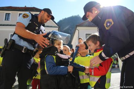 Tudi otroci kamniških šol in vrtcev so bili danes trajnostno povezavi  (96)